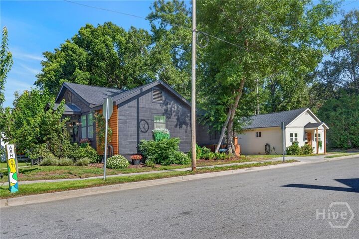 Property Photo:  1332 E 39th &Amp 2205 Ash Street  GA 31404 