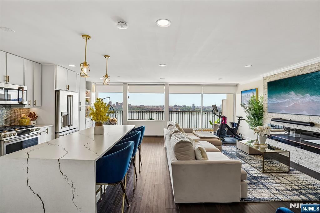 Property Photo: 3 Horizon Road #1015 NJ 07024
