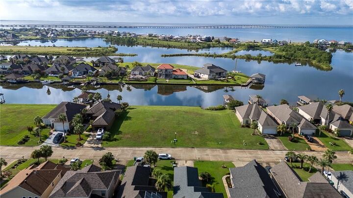 Property Photo:  1456 Royal Palm Drive  LA 70458 