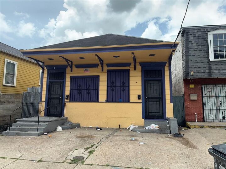 Property Photo:  1460 N Claiborne Avenue  LA 70116 