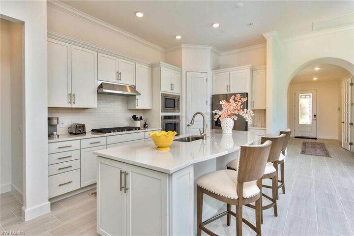 Property Photo: 9280 Cormorant Dr FL 34120