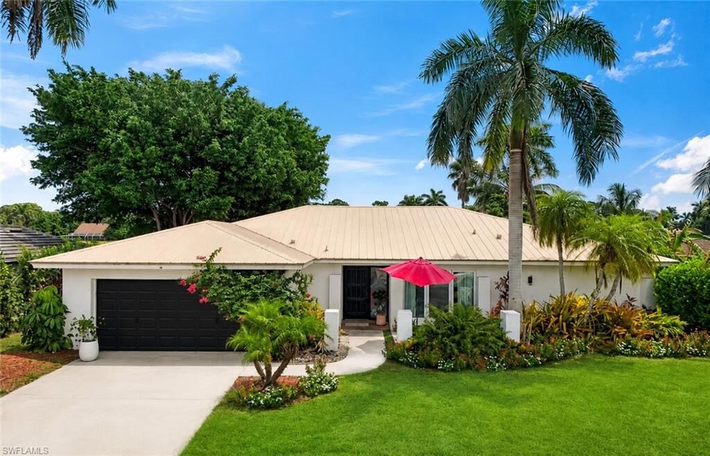 Property Photo: 391 Torrey Pines Pt FL 34113