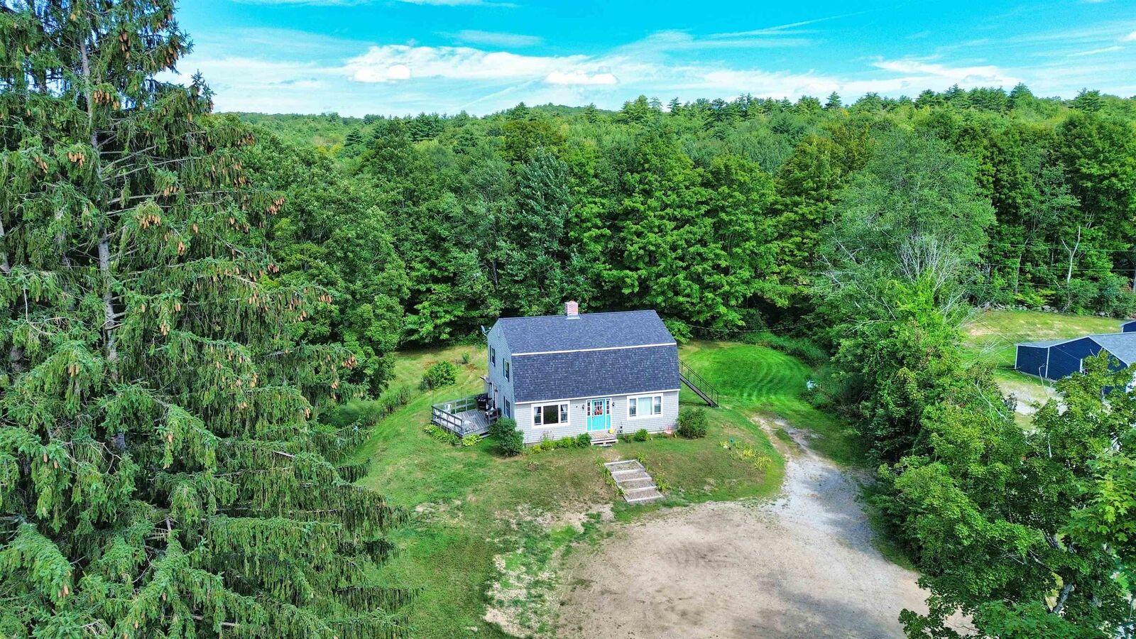 Property Photo:  7 Applecrest Lane  NH 03216 