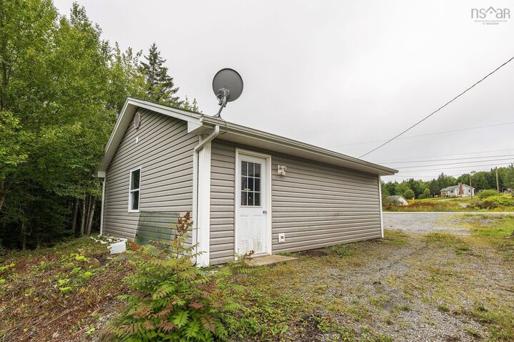 Property Photo:  3352 Beaver Bank Road  NS B4G 0E5 