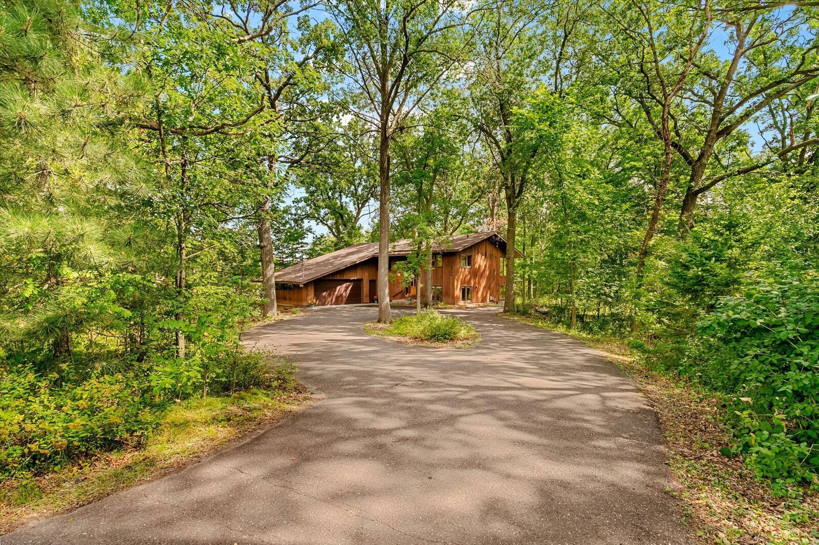 Property Photo:  1200 Hallam Avenue N  MN 55115 