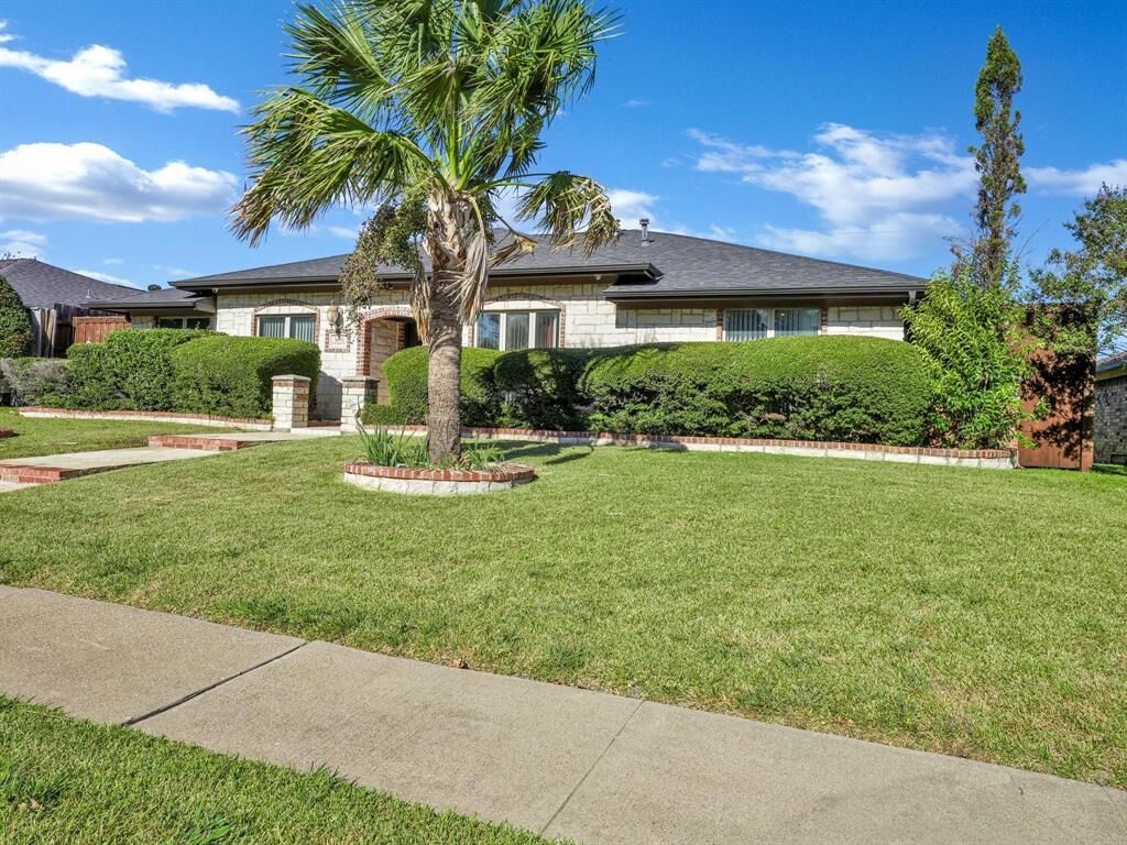 Property Photo: 3015 Kensington Drive TX 75150