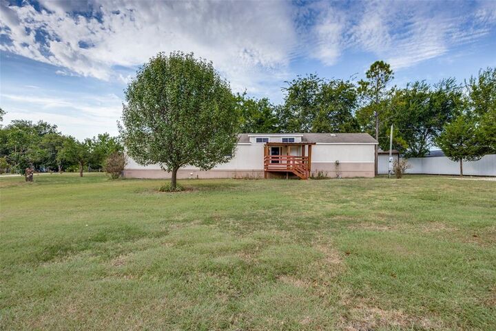 Property Photo: 620 Pennell Road TX 75090