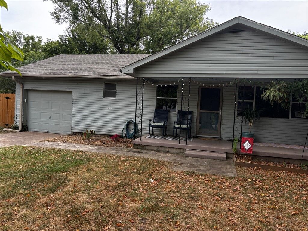 Property Photo:  209 S Neal Street  AR 72753 