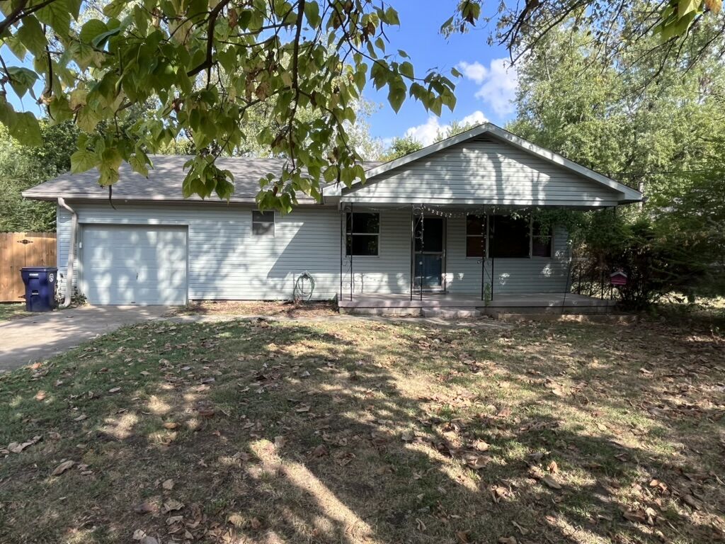 Property Photo: 209 S Neal Street AR 72753