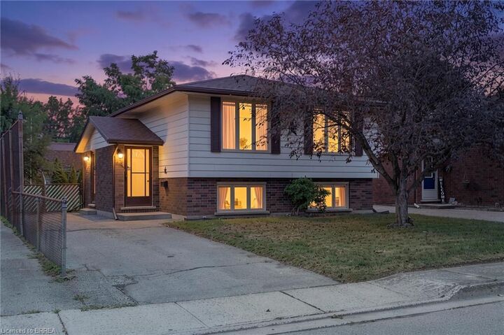 Property Photo:  55 Edward Street  ON N3S 1V4 