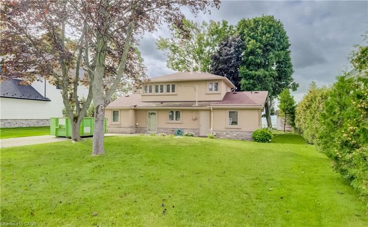 6 Summerhaven Crescent — photo 1