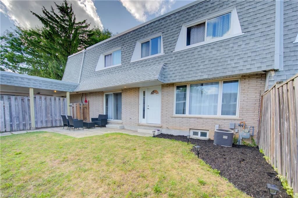 Property Photo:  14 Williamsburg Road 47  ON N2E 1W1 