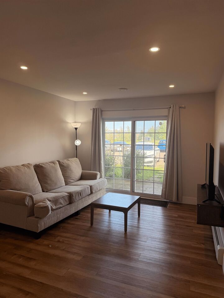 Property Photo:  33 Glen Stewart Drive 6  PE C1B 2W3 