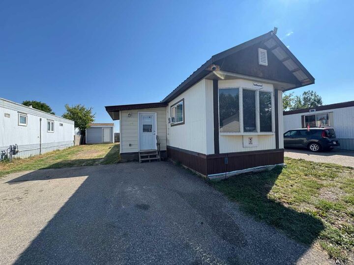 2715 Westside Drive W 15 — photo 1