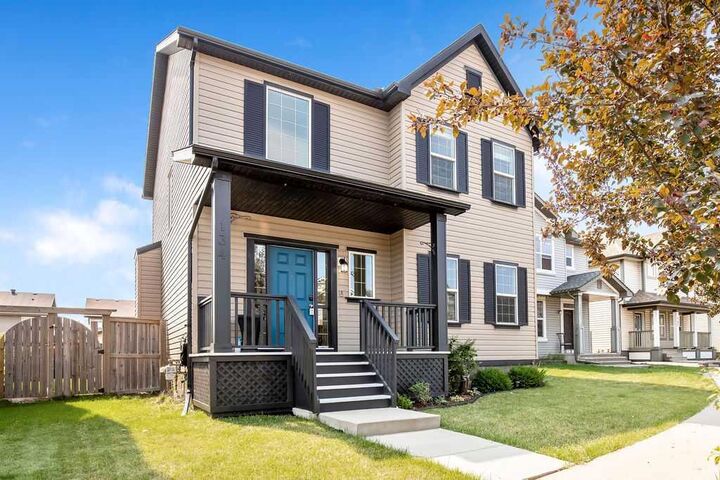 134 Prestwick Terrace SE — photo 1