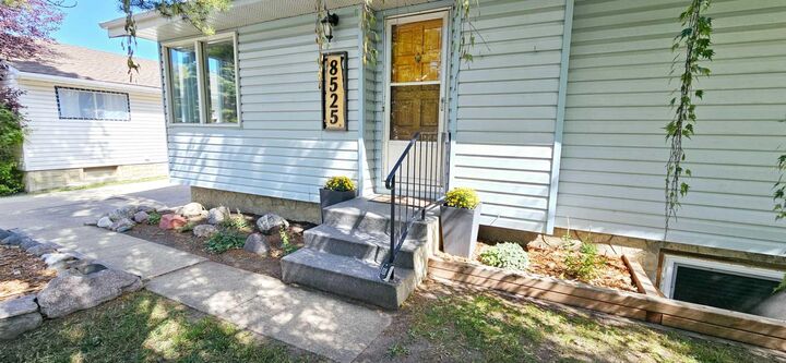 Property Photo:  8525 95 Street  AB T8V 3E4 