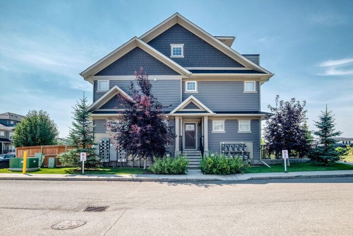 428 Cranbrook Square SE — photo 1