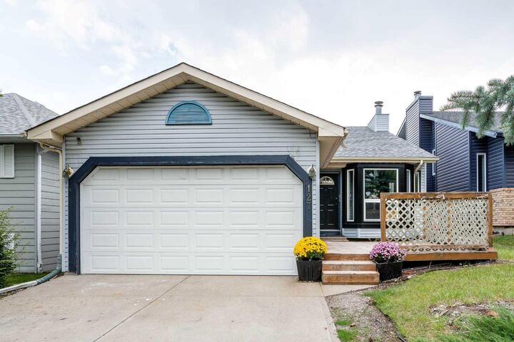 127 Shawinigan Drive SW — photo 1