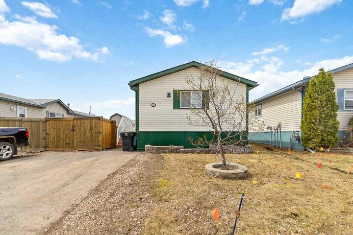 Property Photo:  240 McKinlay Crescent  AB T9K 2M8 