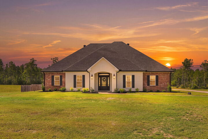Property Photo:  461 Midkiff  LA 70652 