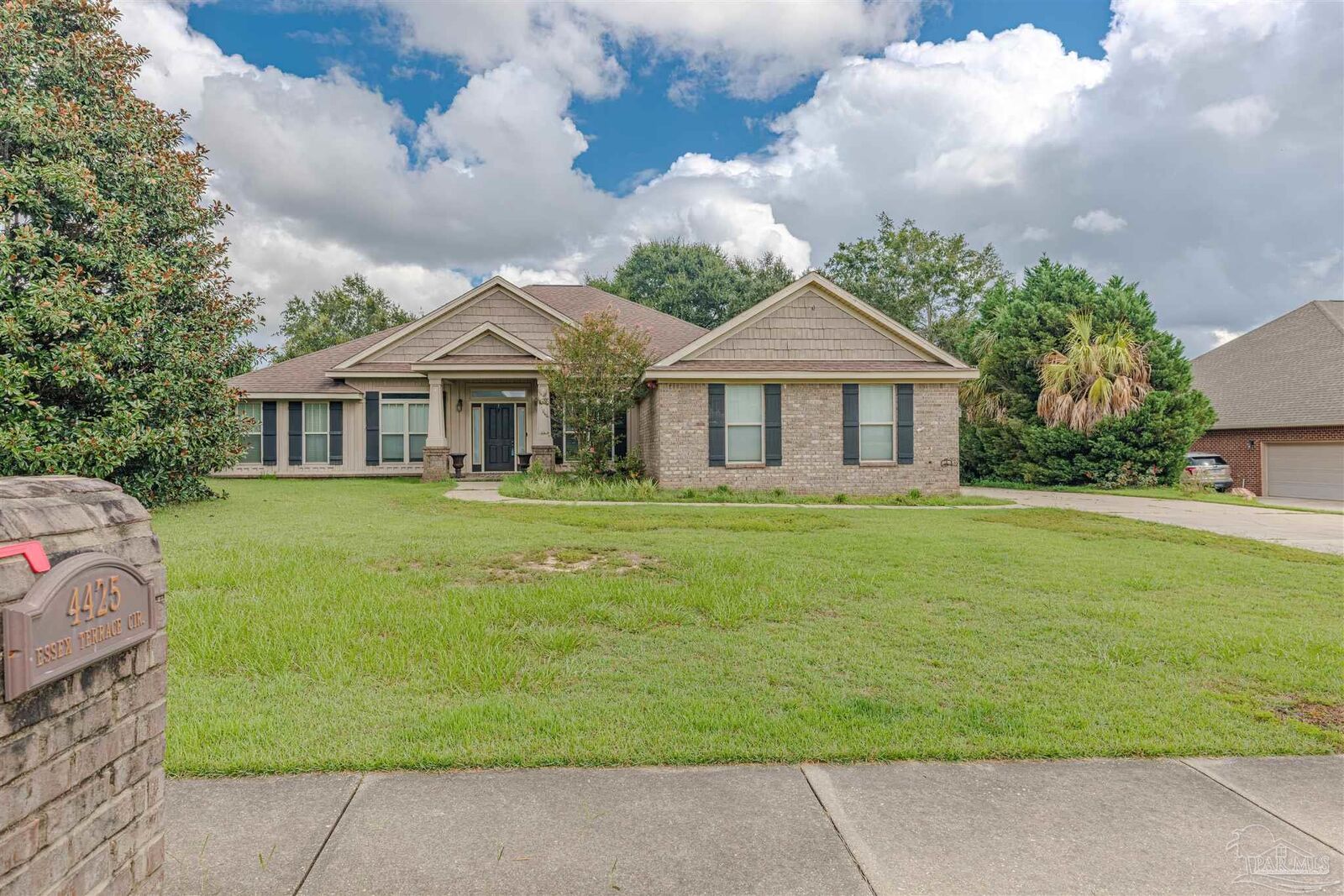 Property Photo:  4425 Essex Terrace Cir  FL 32571 