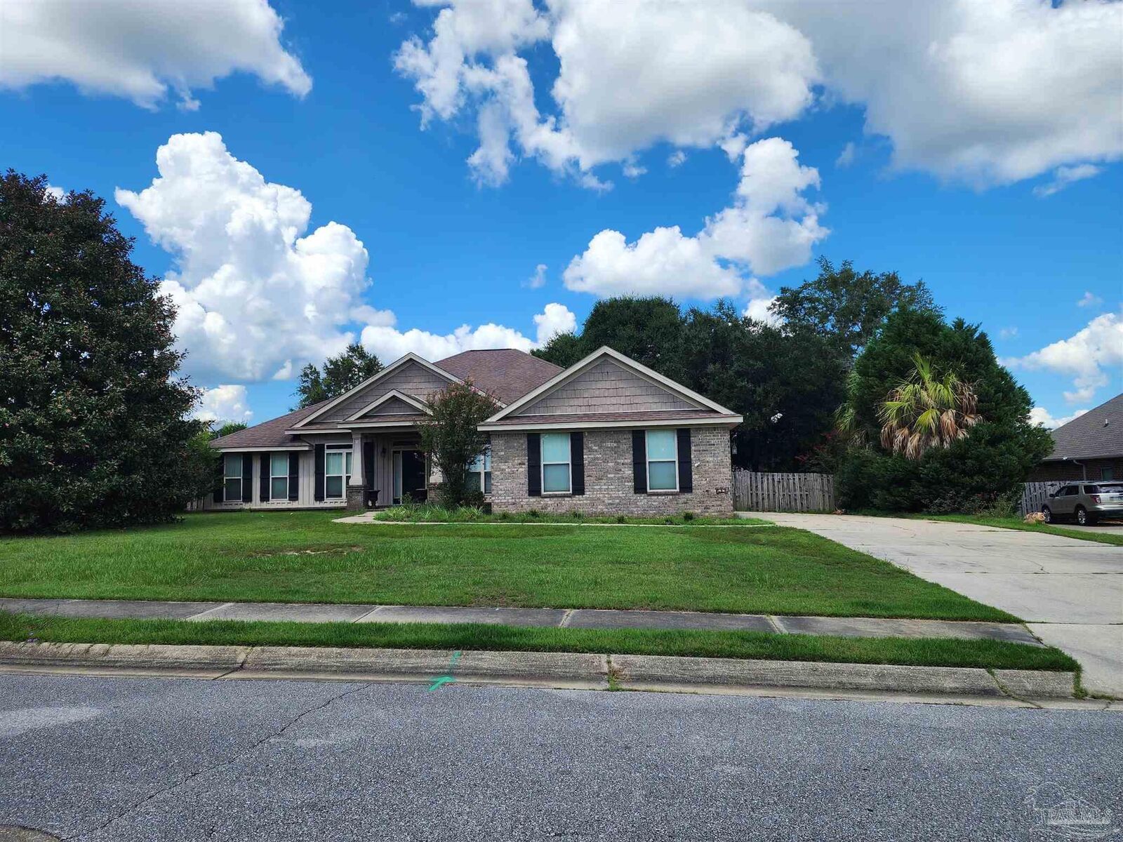 Property Photo:  4425 Essex Terrace Cir  FL 32571 