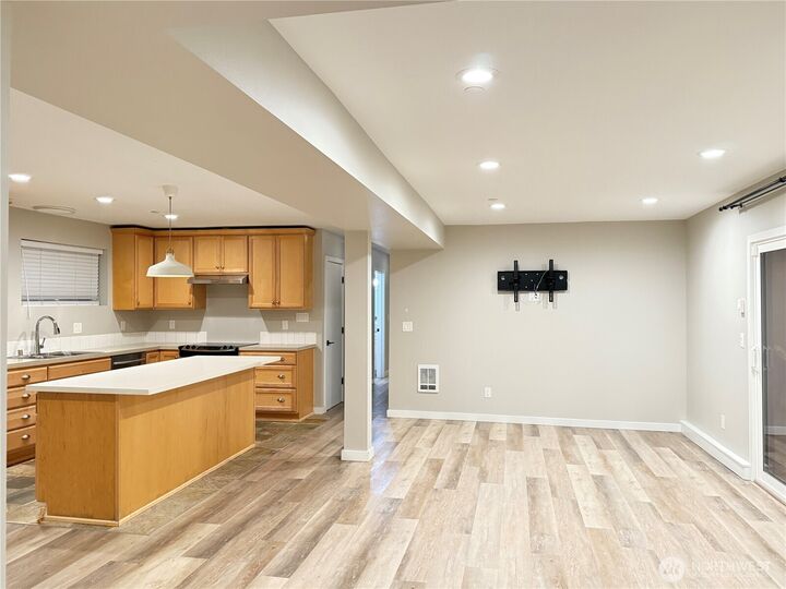 Property Photo: 11006 83 Avenue NE B WA 98034