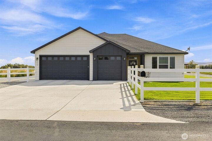 Property Photo:  217  Lower County Line Rd  WA 99350 