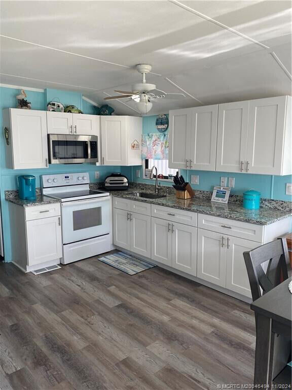 Property Photo:  664 Nettles Boulevard 664  FL 34957 