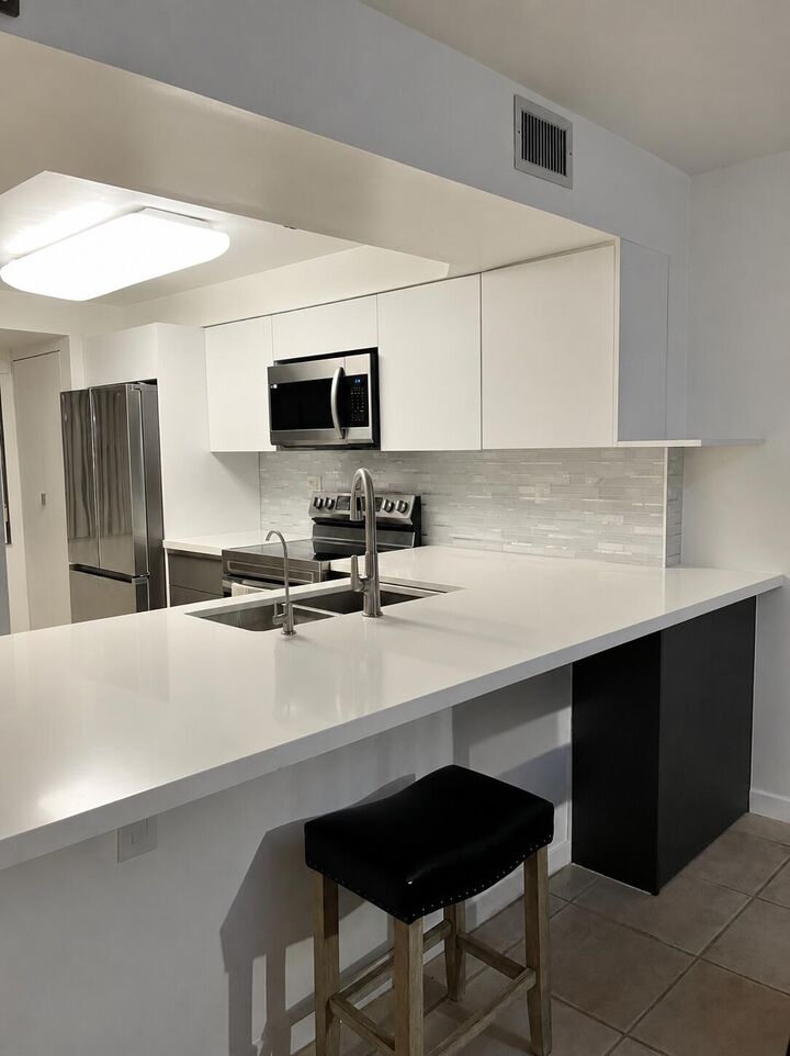 Property Photo: 450 Commodore Drive 106 FL 33325