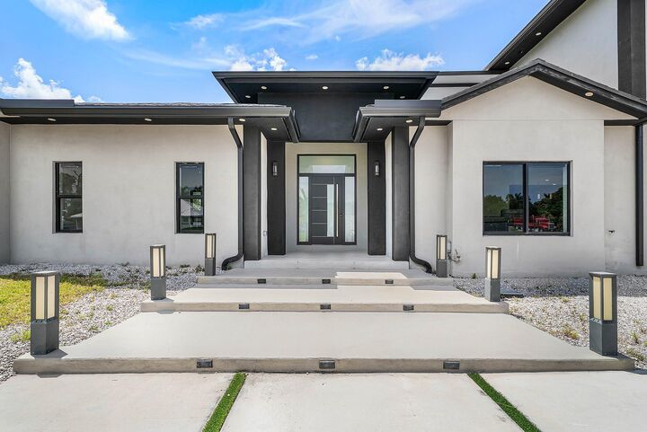 Property Photo: 641 Marshall Road FL 33413
