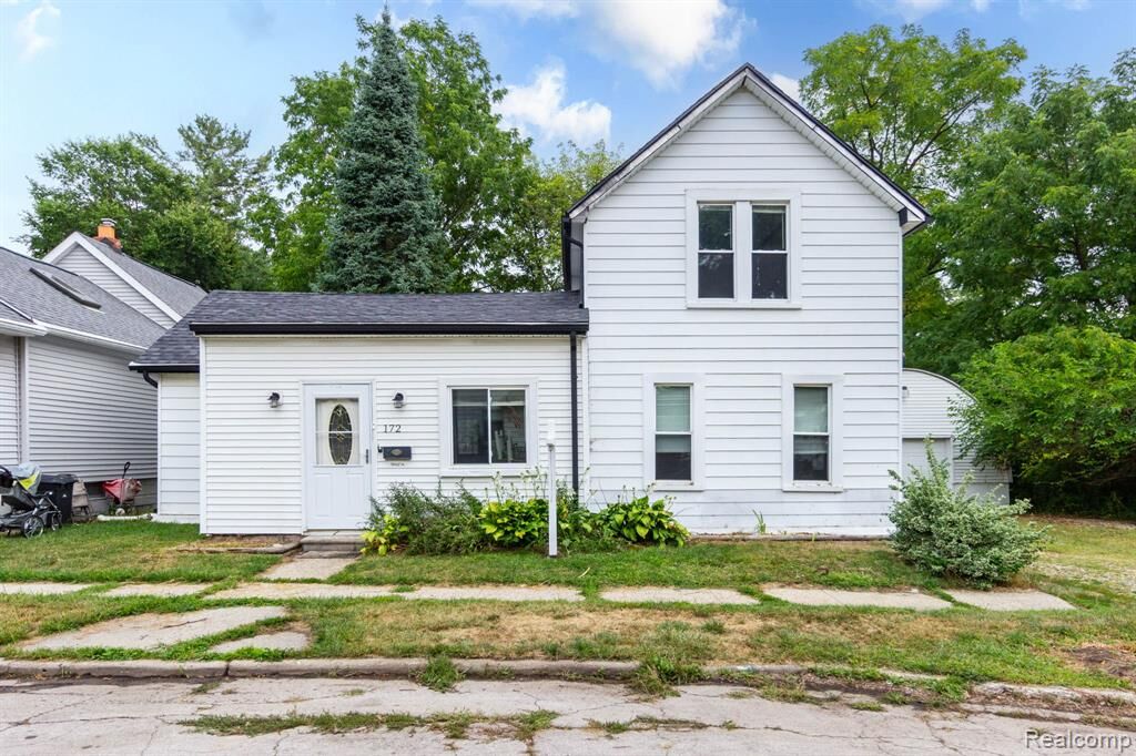Property Photo:  172 Higgins Street  MI 48446 