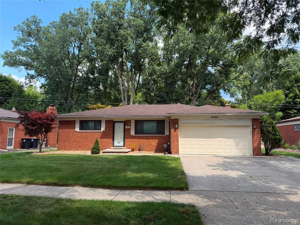 Property Photo:  14682 Yale Street  MI 48154 