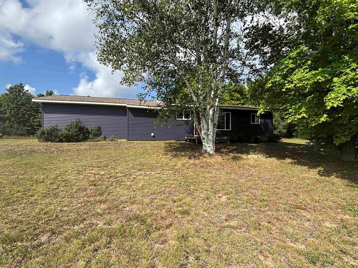 Property Photo:  6105 Meyers Road  MI 49646 
