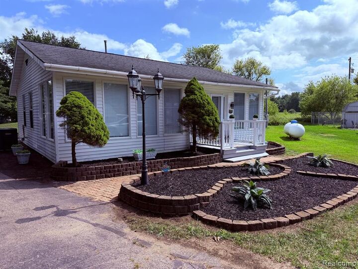 Property Photo: 6180 E 5 Point Highway MI 48827