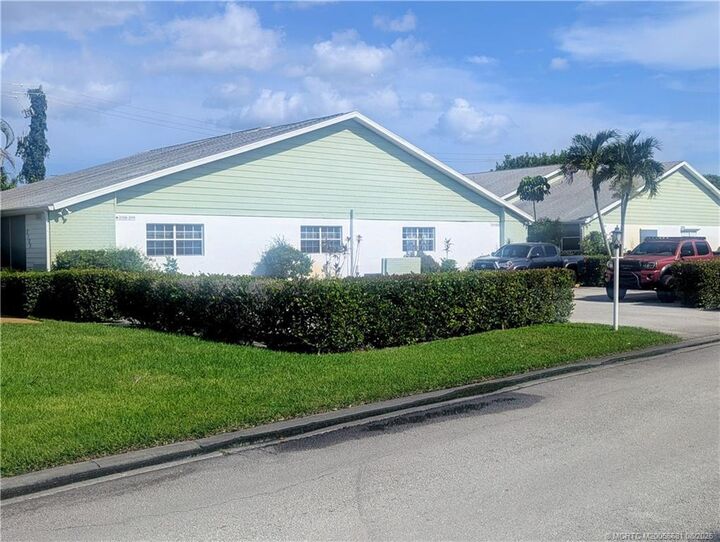 Property Photo: 2113 SE Edler Drive FL 34994