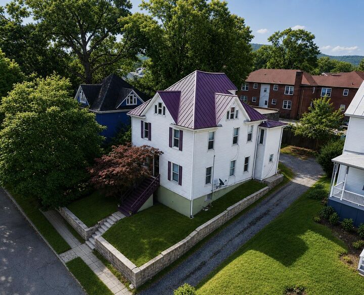 Property Photo: 350 Mountain Ave SW VA 24016