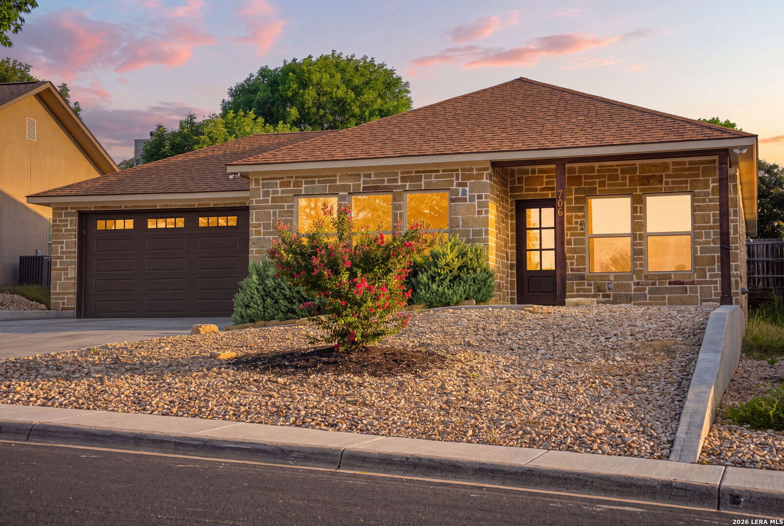 Property Photo: 706 Oak Valley Dr TX 78028