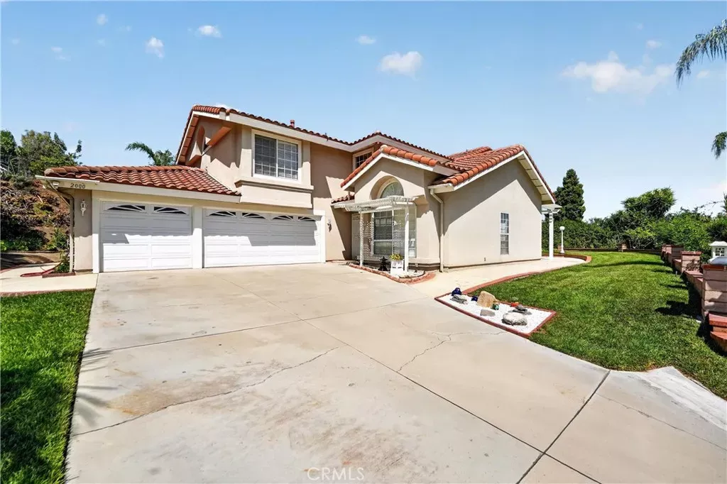 Property Photo:  2000 Citrus Wood Lane  CA 92503 
