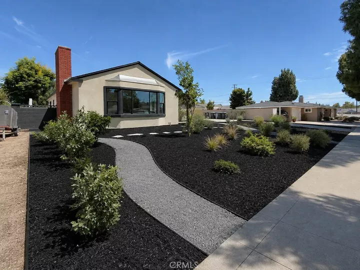Property Photo:  527 N Park  CA 92867 