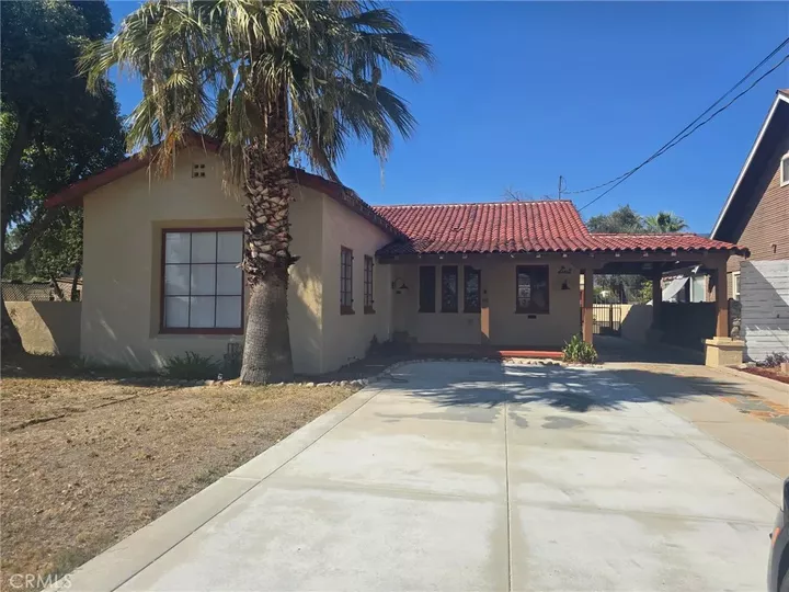 Property Photo:  340 W 29th  CA 92405 