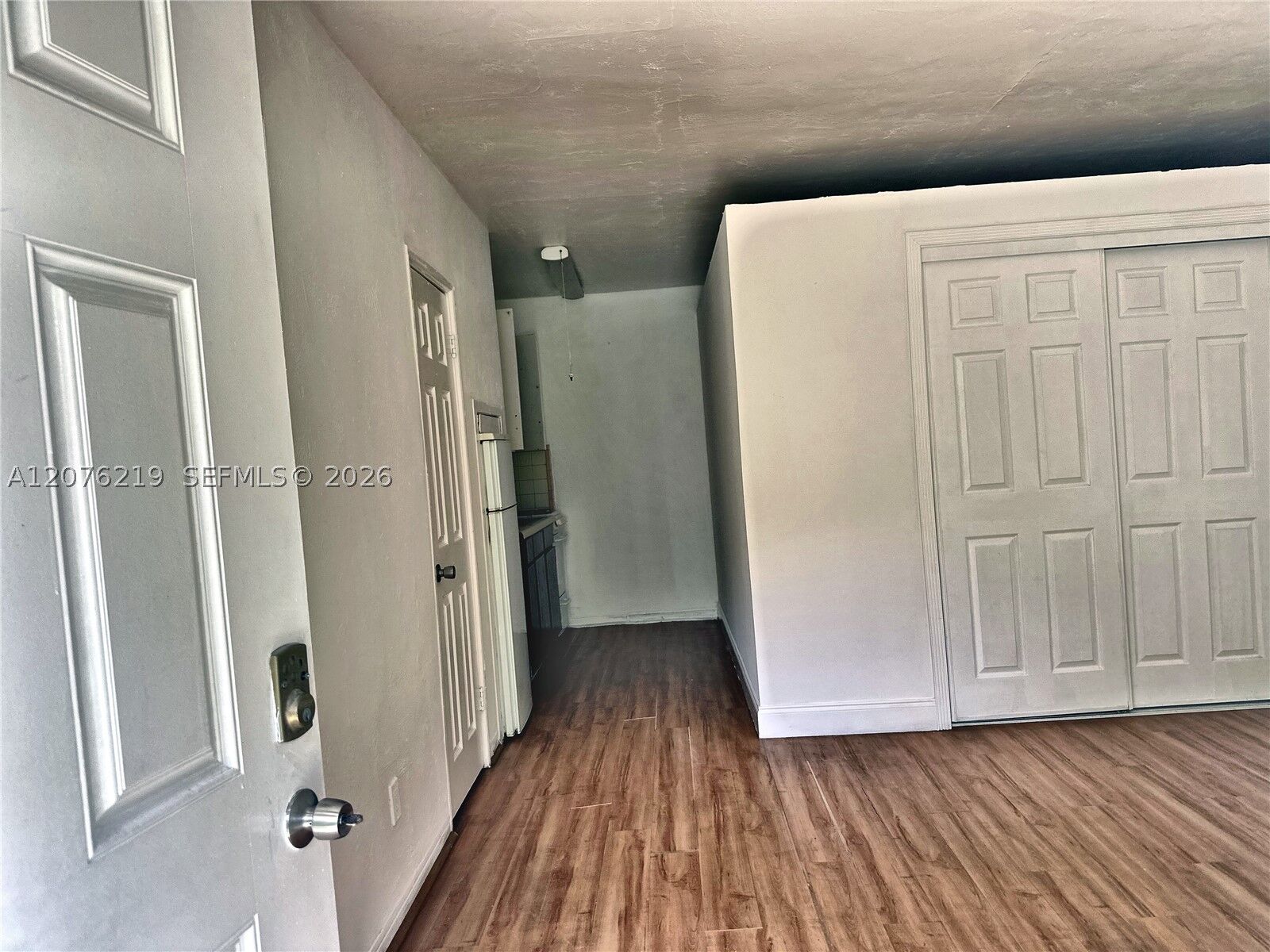 Property Photo: 1935 Lincoln St 2 FL 33020