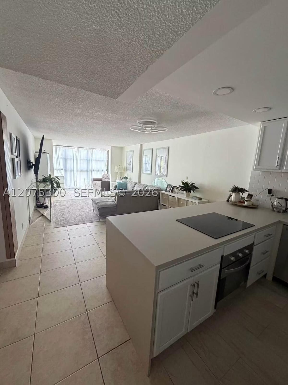 Property Photo: 200 Leslie Dr 427 FL 33009