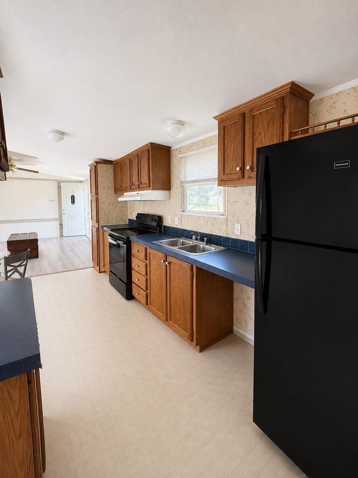 Property Photo: 1719 Western Ave TX 77630