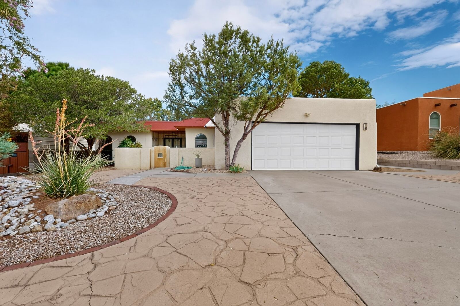 Property Photo:  9919 Academy Knolls Drive NE  NM 87111 