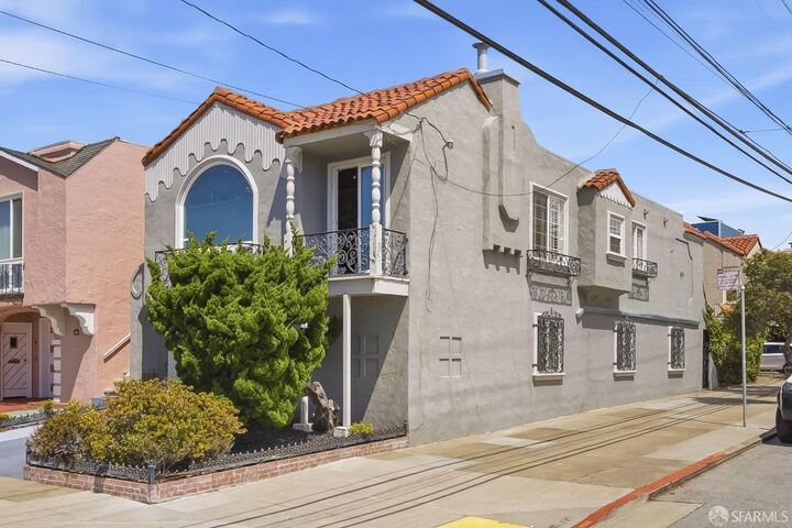 Property Photo:  1594 44th Avenue  CA 94122 