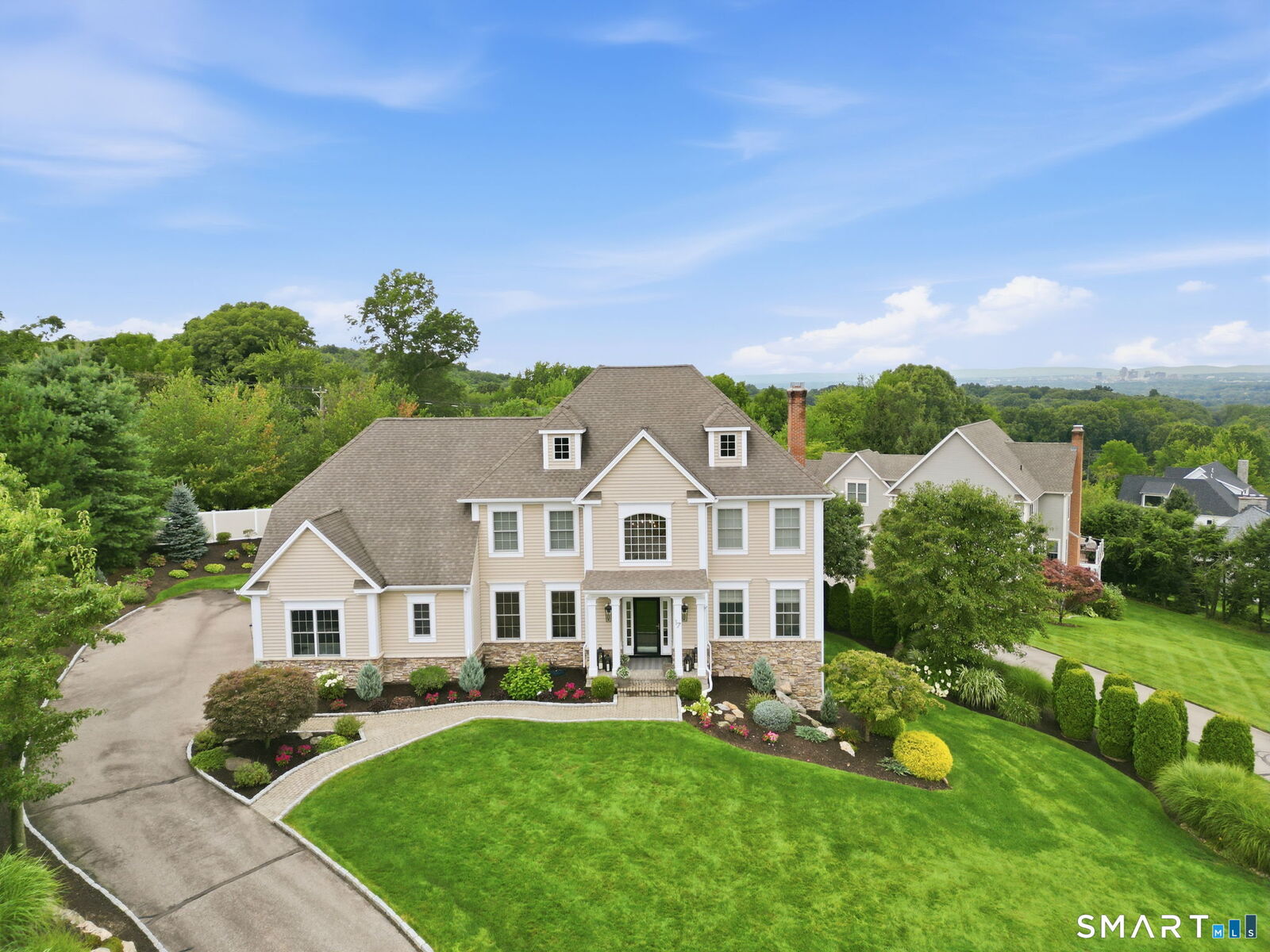 Property Photo: 17 Paxton Way CT 06033