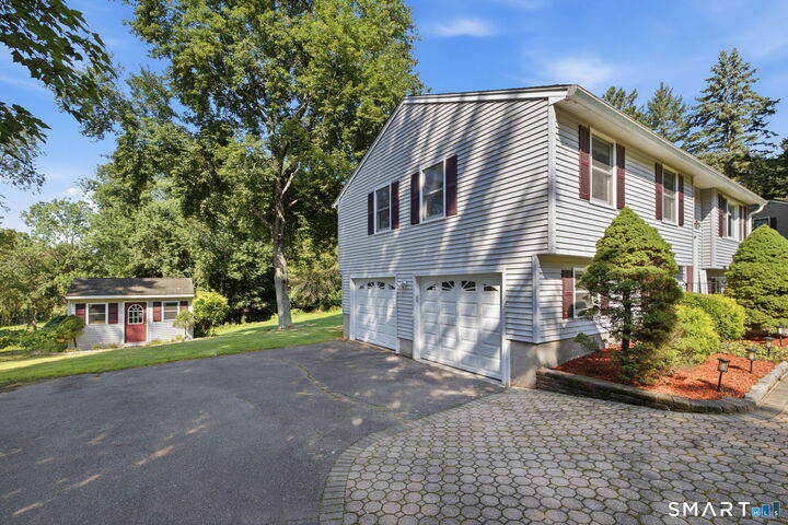 Property Photo: 80 Gideon Lane CT 06033