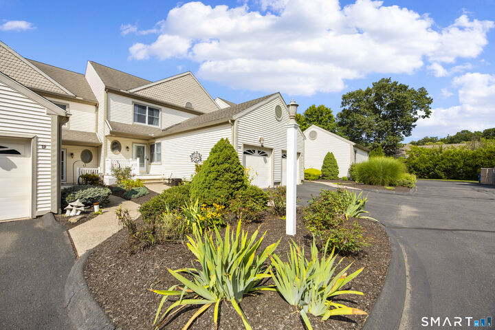 Property Photo:  245 Berlin Avenue 10  CT 06489 