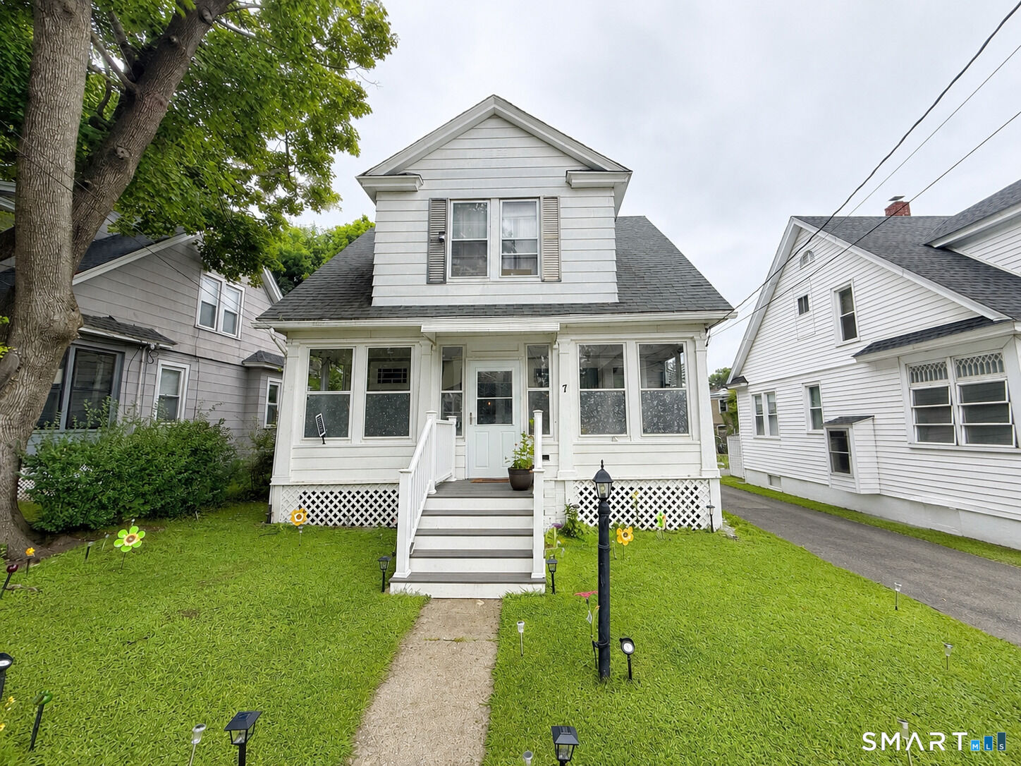 Property Photo:  